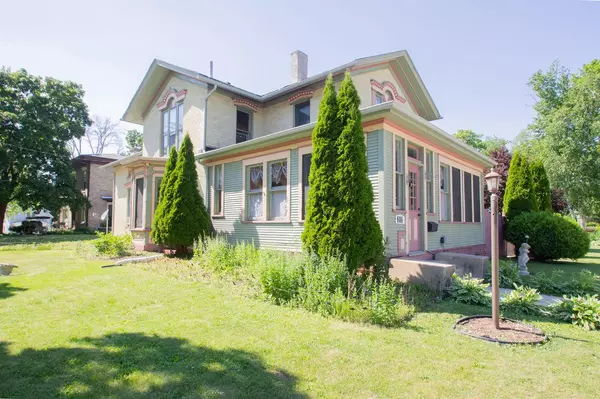 Watertown, WI 53094,712 S 6th St