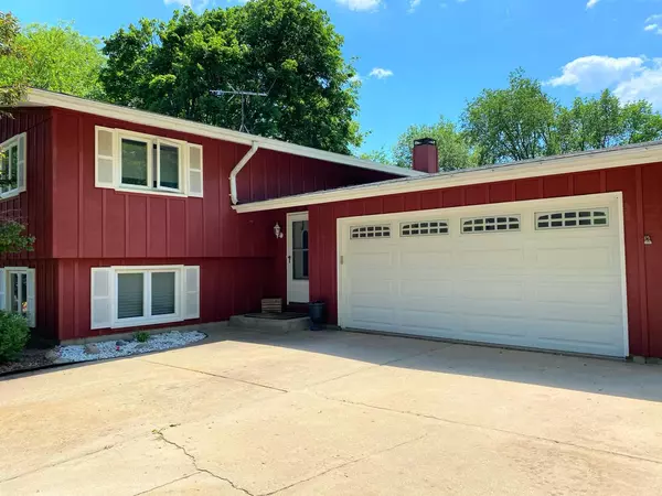 Delafield, WI 53018,W323S1687 Moraine View Dr