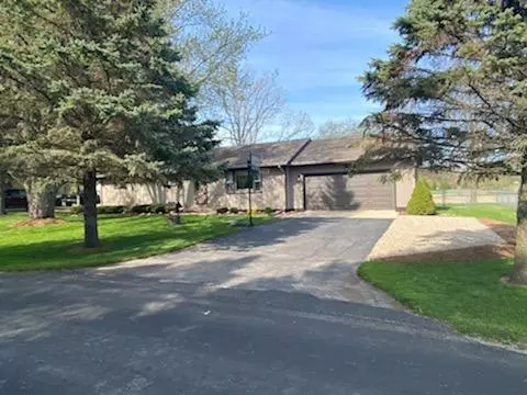 N6782 Walnut Rd, Elkhorn, WI 53121