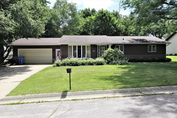 209 Robert STREET, Watertown, WI 53098
