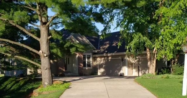 Dousman, WI 53118,417 E Red Pine CIRCLE