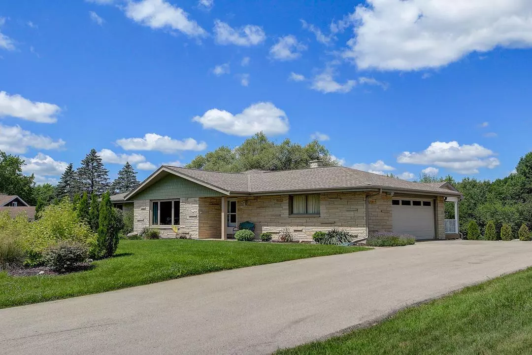 Lannon, WI 53046,21794 W Birchwood Dr