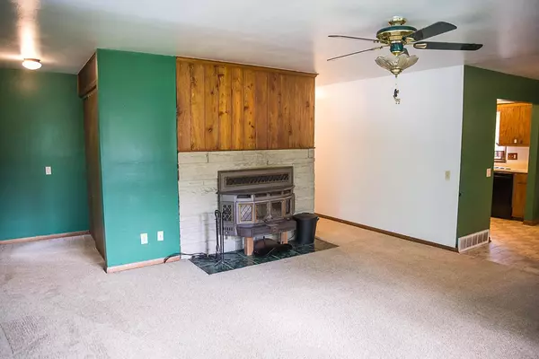 Watertown, WI 53094,8 Park View Ln