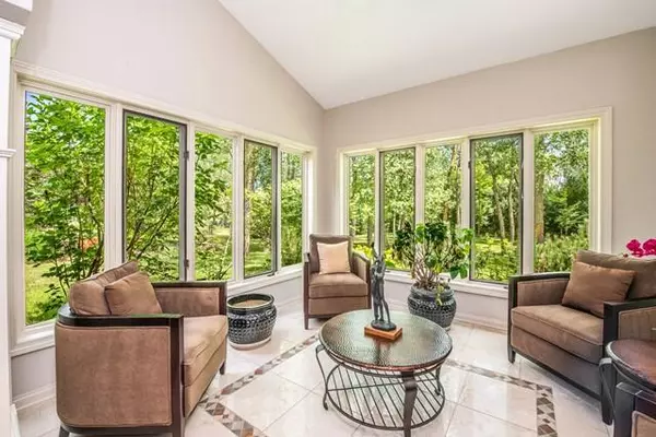 River Hills, WI 53217,8840 N Lodgewood Rd