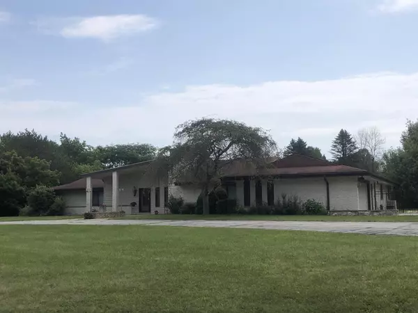 River Hills, WI 53217,1545 W Cedar Ln