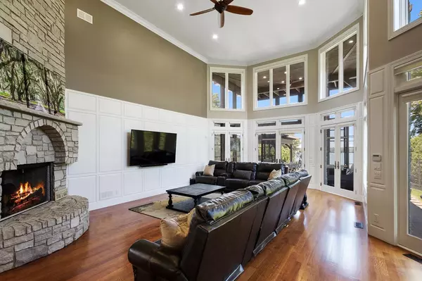 Twin Lakes, WI 53181,2611 E Lake Shore Dr