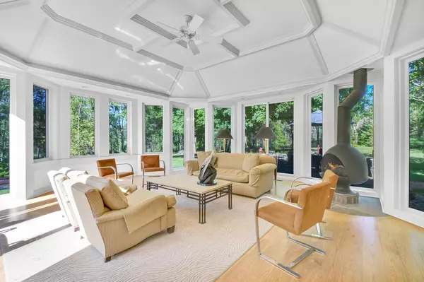 River Hills, WI 53217,1060 W Bradley Rd