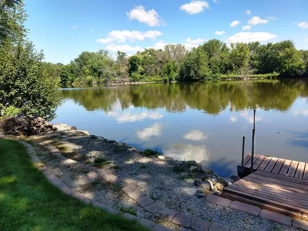 203 Riverlawn Ave, Watertown, WI 53094