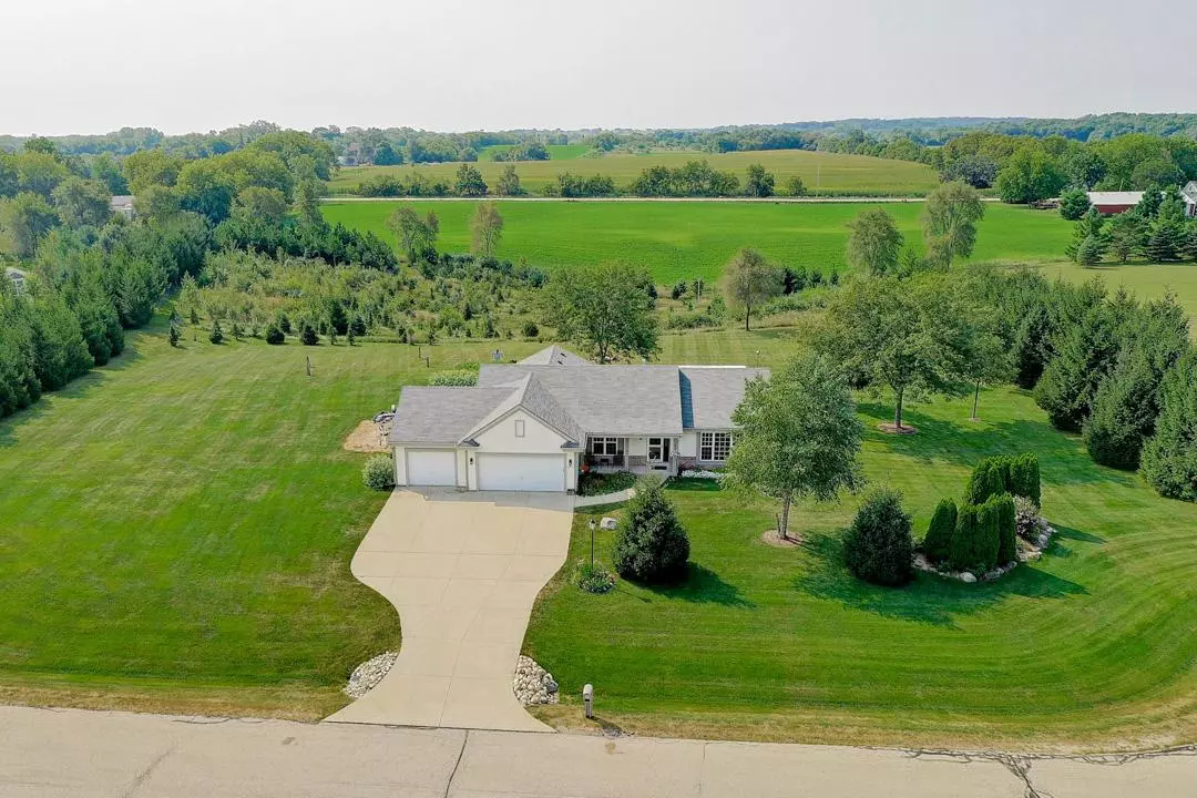 East Troy, WI 53120,33311 Cayuga Way