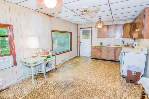 Twin Lakes, WI 53181,543 Oakwood Trl