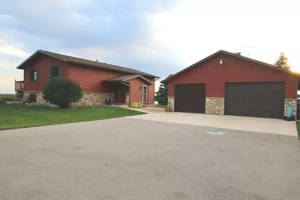 N9190 Hunters Ct, Elkhart Lake, WI 53020