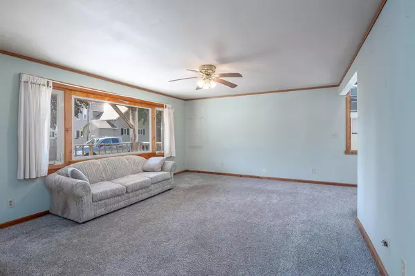 Cleveland, WI 53015,1052 W Grant AVENUE