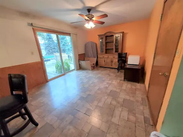 Twin Lakes, WI 53181,625 Country Ln