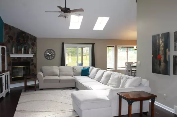 Fredonia, WI 53021,265 Clover Ln