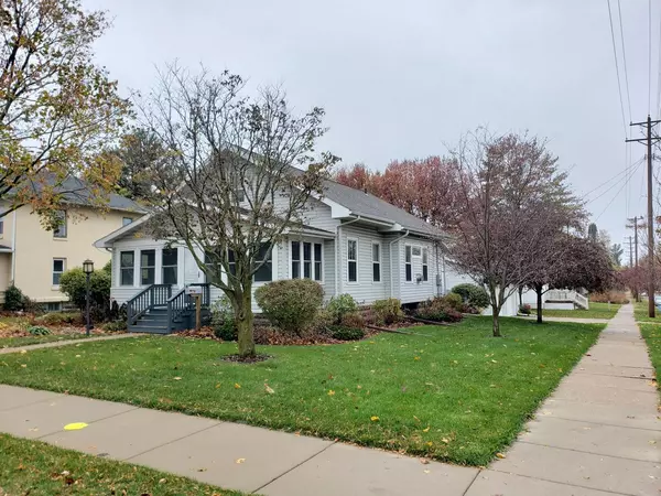 528 N East Ave, Viroqua, WI 54665