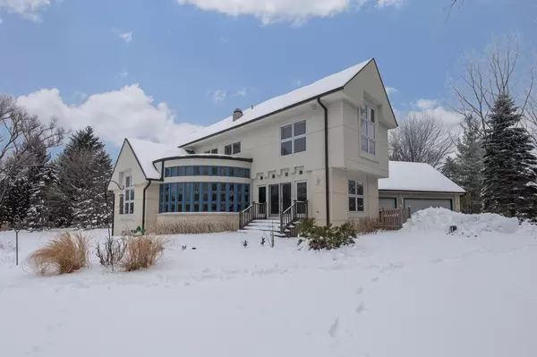 River Hills, WI 53217,9459 N River Bend Ct