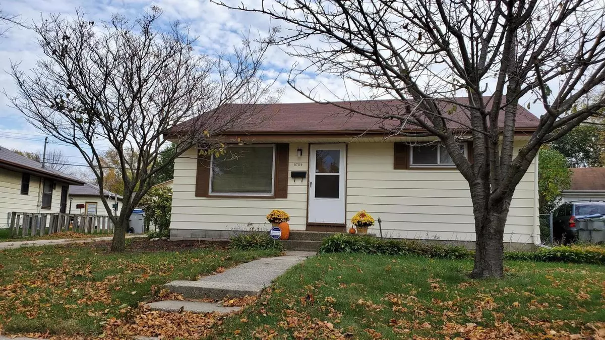 Milwaukee, WI 53225,8709 W Bender Ave