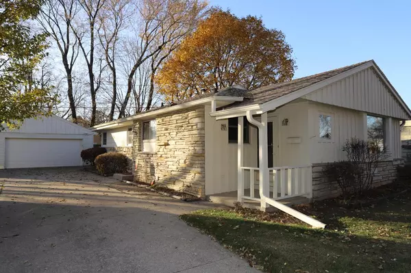 W66N791 Madison AVE, Cedarburg, WI 53012