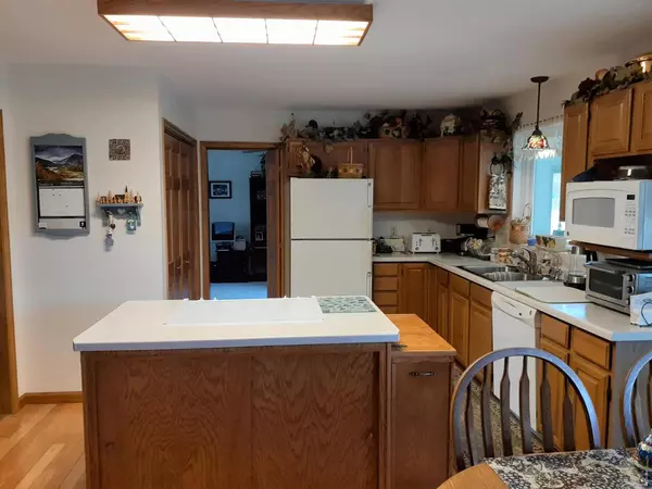Summit, WI 53066,36595 Country Cove Ct