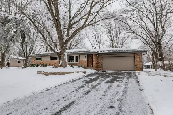 N48W19045 Joetta DRIVE, Menomonee Falls, WI 53051