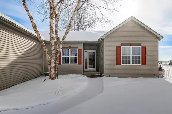 Ixonia, WI 53036,W1035 Snowyowl Ln