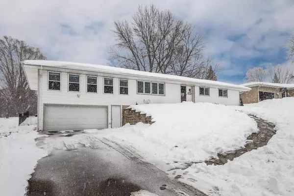 W220N9740 Amy Belle Rd, Colgate, WI 53017