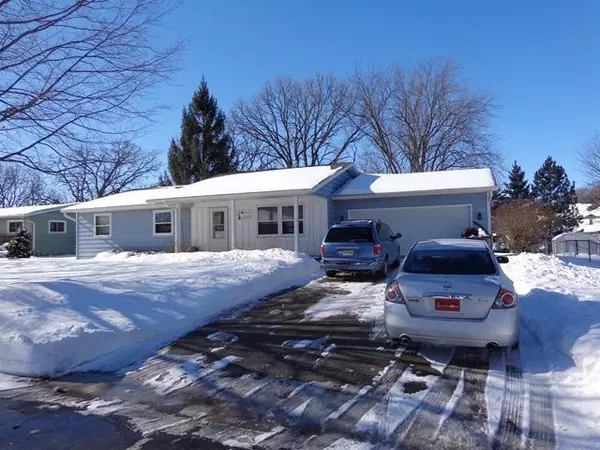 688 Walton Dr, Whitewater, WI 53190