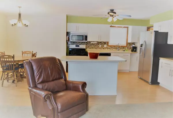 Saukville, WI 53080,656 W Hollybrook Ln