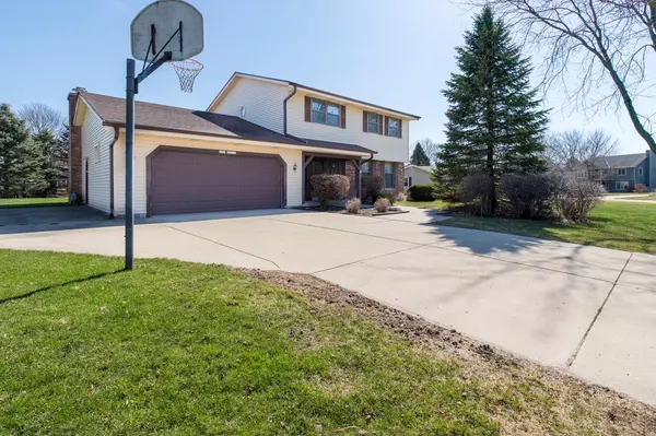 W209S10532 Valerie Dr, Muskego, WI 53150