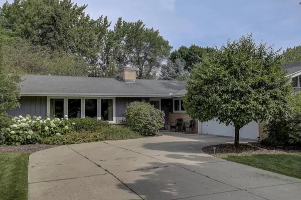 458 W Ellsworth LANE, Bayside, WI 53217