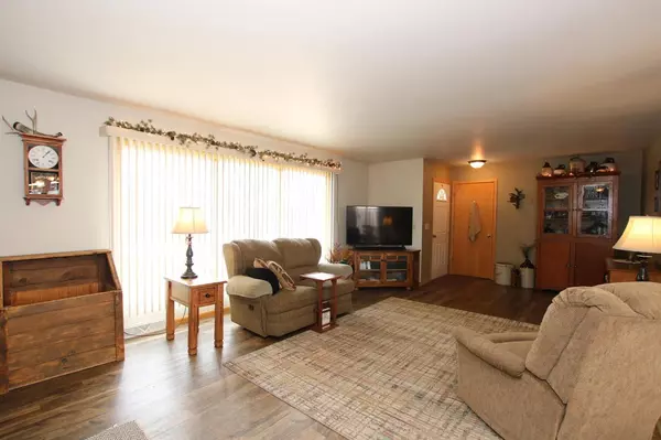Oakfield, WI 53065,325 Oak St