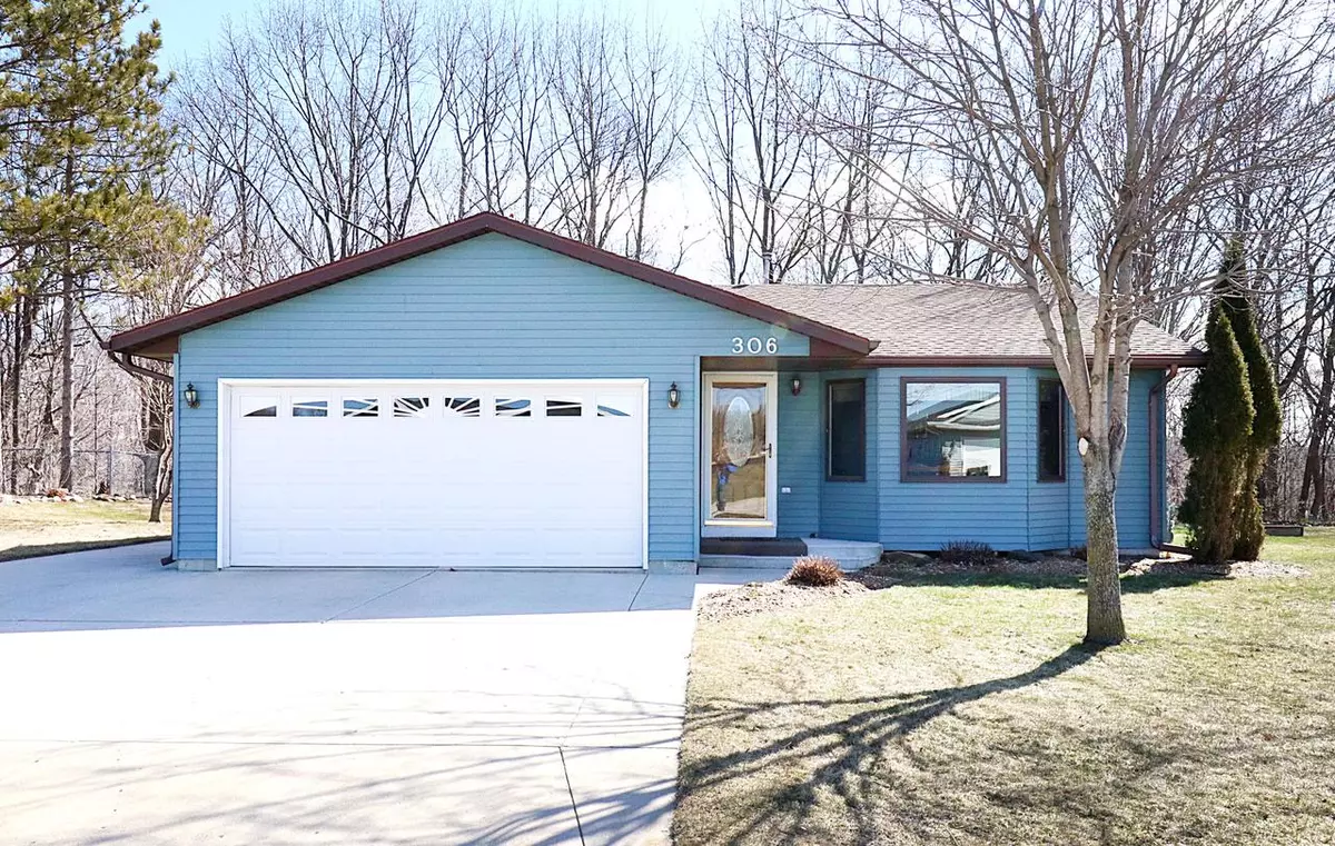 Elkhart Lake, WI 53020,306 Moraine DRIVE