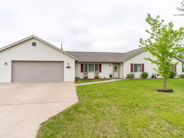 N7088 Elizabeth DRIVE, Holmen, WI 54636