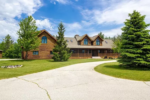 W340 Glen Rd, Saint Cloud, WI 53079