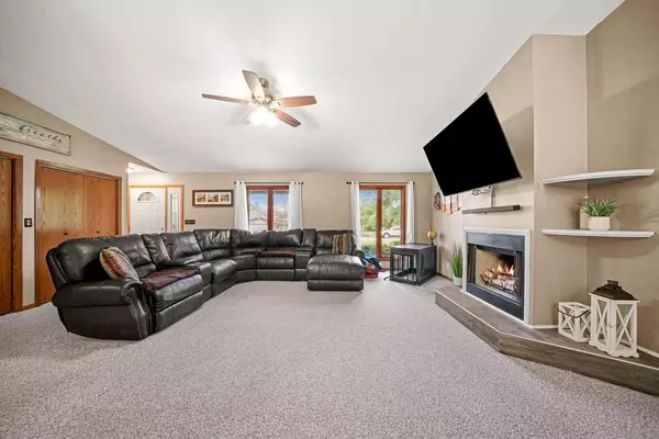 Twin Lakes, WI 53181,484 Chapel AVENUE