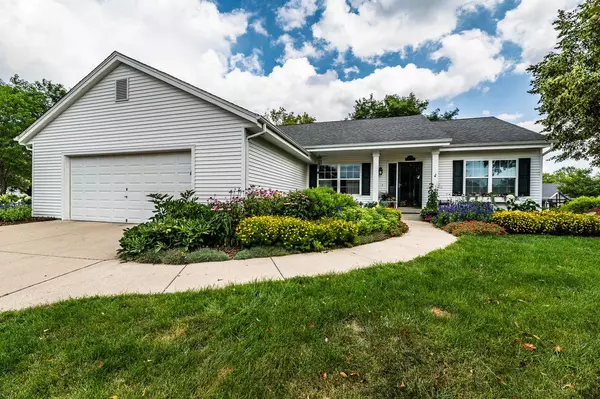 Pewaukee, WI 53072,430 North Shore COURT