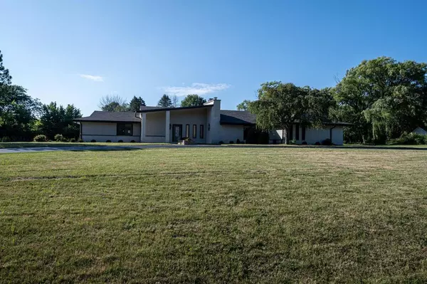 1545 W Cedar Ln, River Hills, WI 53217