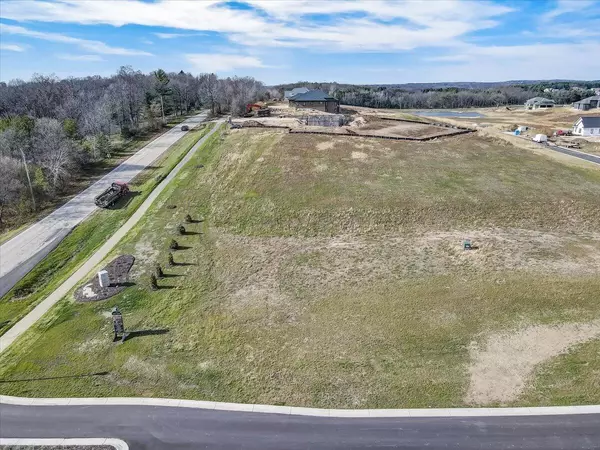 W279N6019 SERENITY DRIVE #Lt16,  Sussex,  WI 53089