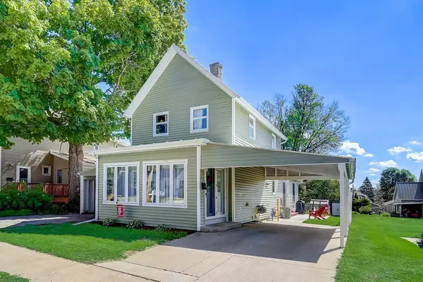 725 Siemers St, Platteville, WI 53818