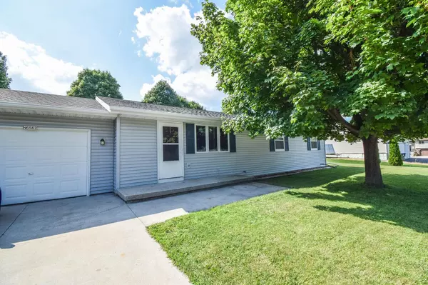 N6562 Penny Ln, Glenbeulah, WI 53023