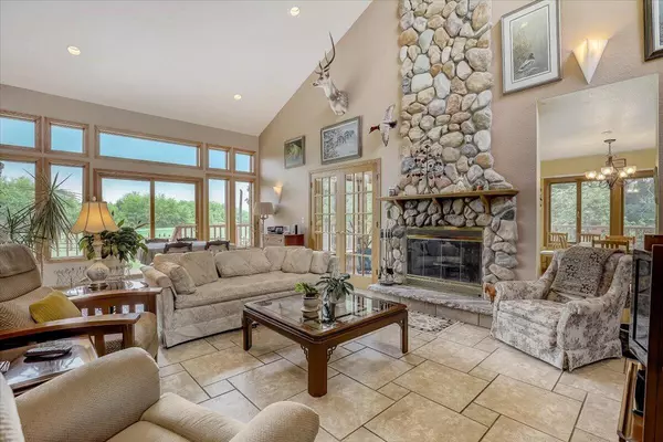 Fredonia, WI 53021,1711 Meadowlark Rd