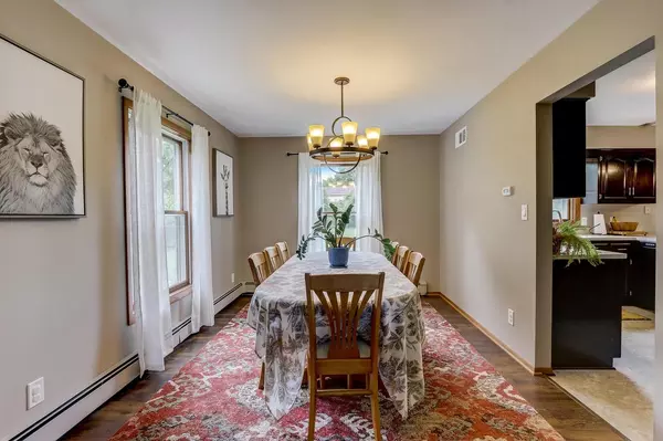 Hales Corners, WI 53130,5267 Robinwood LANE