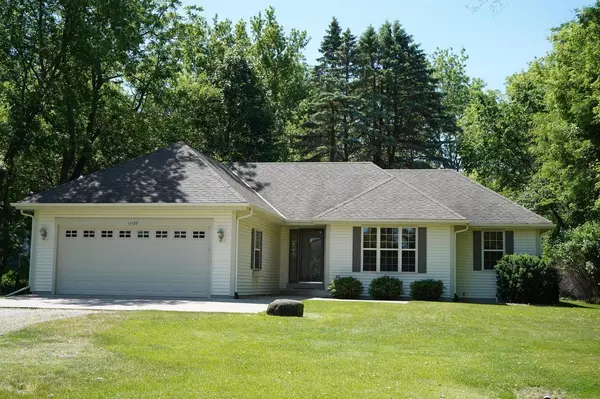 11123 W Edgerton AVENUE, Hales Corners, WI 53130