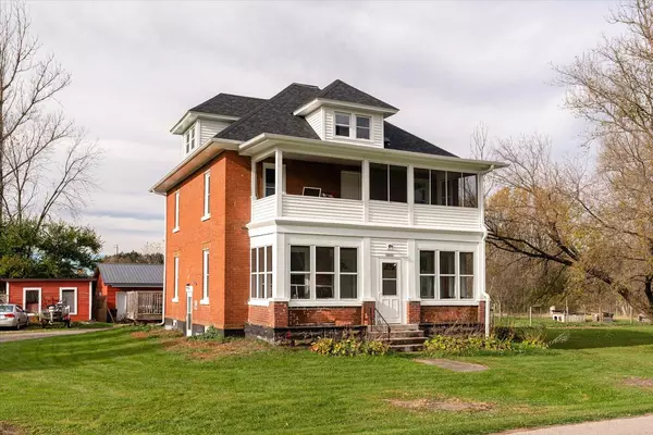 16653 S 8th STREET, Galesville, WI 54630