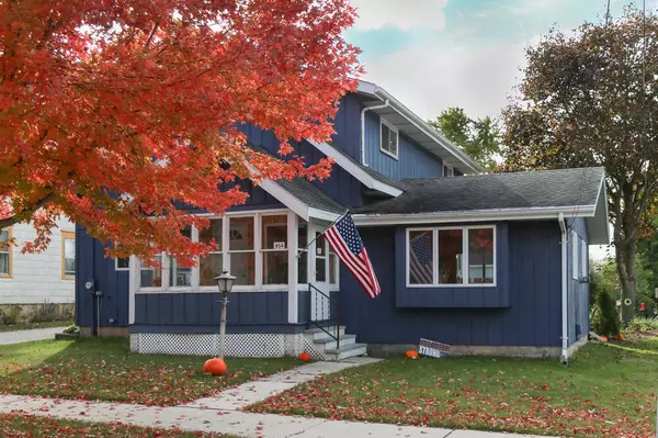 454 E Rhine St, Elkhart Lake, WI 53020