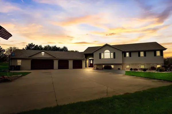 23216 W Overson Rd, Union Grove, WI 53182