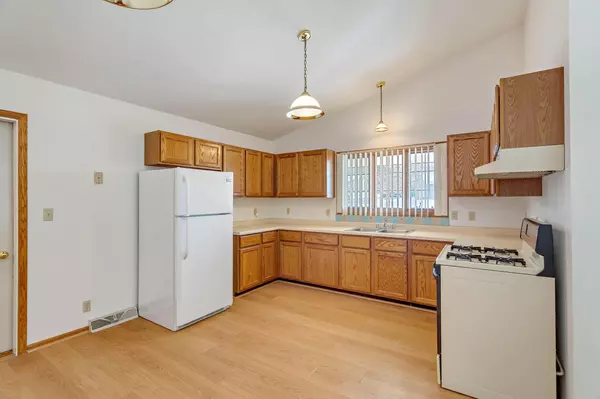 Waterford, WI 53185,526 Fox River Hills Dr