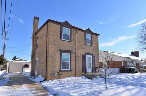 2913 Drexel Ave, Racine, WI 53403