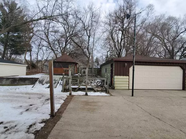 Palmyra, WI 53156,230 Burr Oak St