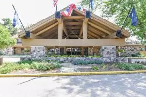 2400 E Geneva St #1819, Delavan, WI 53115